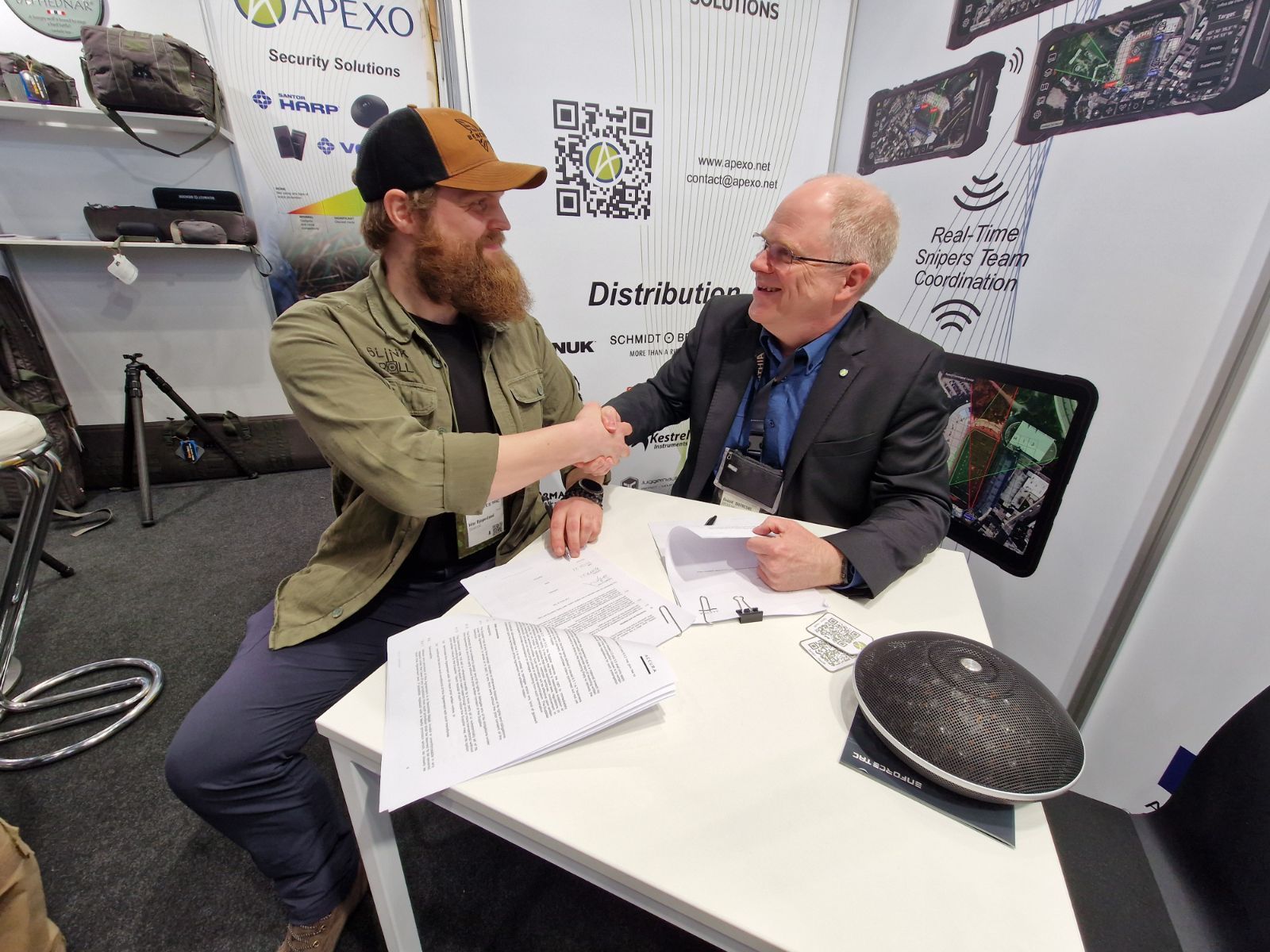 ApexO x Blinktroll signature at Enforcetac 2026