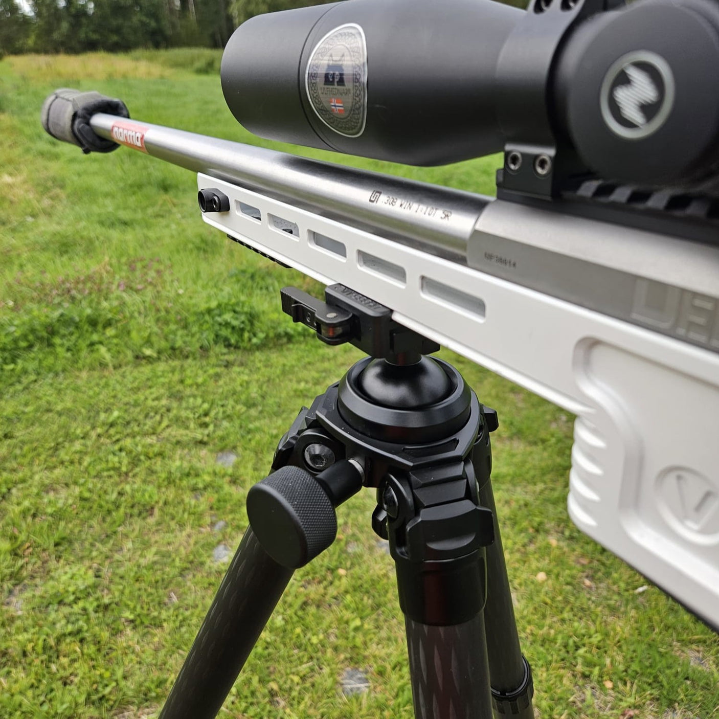 Heavy Duty Tripod with Ballhead Arca/Picatinny 30 kg Pro (UHHD30)